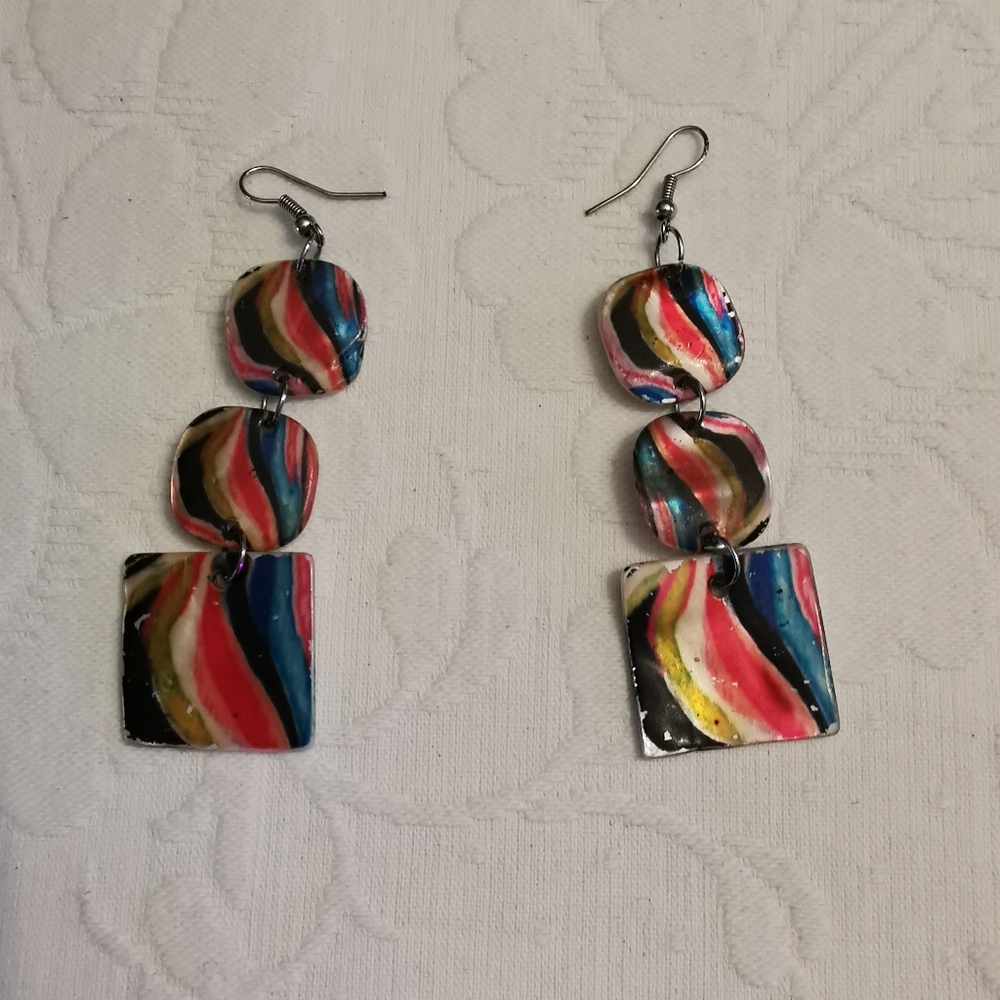 Vintage Hand Painted Seashell Pierced Earrings